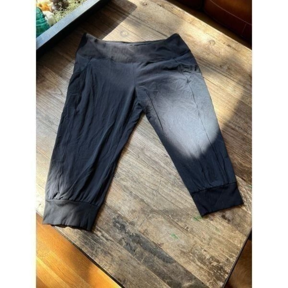 Lucy Activewear Women's Black cropped jogger leggings Size XL‎